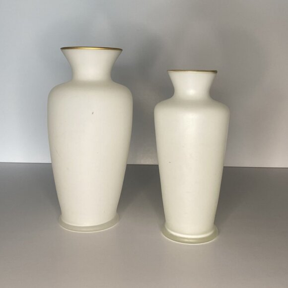 Vintage Frosted Glass Vase with Yellow Flowers - Picture 2 of 8